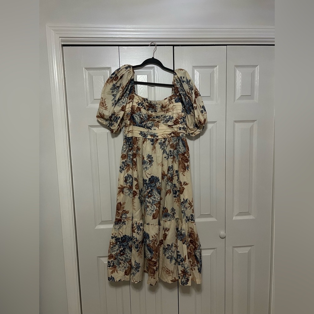 Floral Puff-Sleeve Midi Dress in Cream and Blue